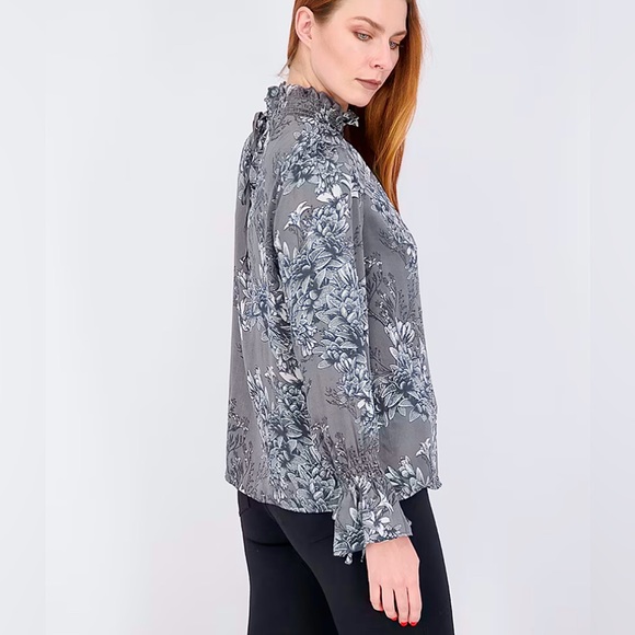 VINCE CAMUTO Mock Neck Grey Floral Print Long Sleeves Pullover Blouse Size M - Picture 3 of 15